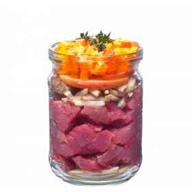 Холистична консервирана храна за кучета Brit Fresh Beef with Pumpkin със 68% прясно говеждо месо и 11% тиква